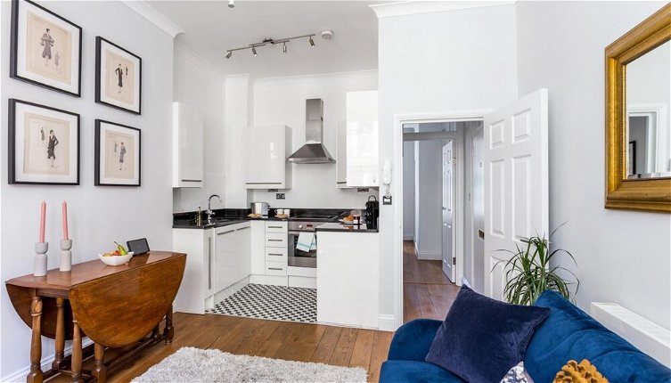 Photo 1 - Stylish Notting Hill Apartment for 2-4