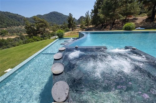 Photo 7 - Greenery Home With Shared Pool in Marmaris