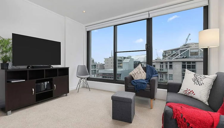 Photo 1 - Great Location! Modern Cbd Apartment With Study