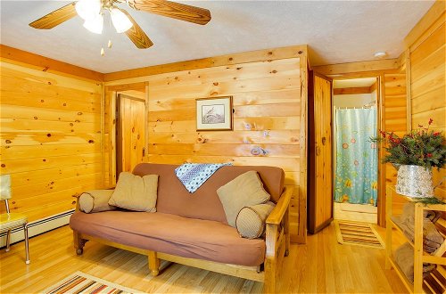 Foto 16 - Cozy Interlochen Cabin < 1 Mile From Green Lake