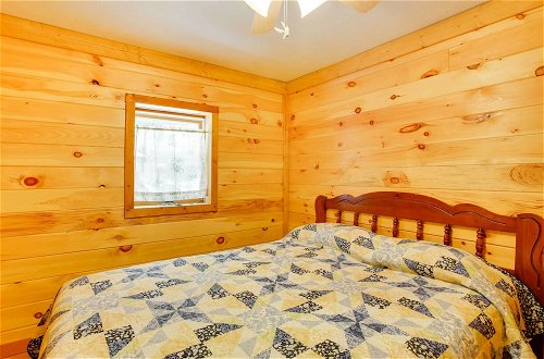 Foto 20 - Cozy Interlochen Cabin < 1 Mile From Green Lake