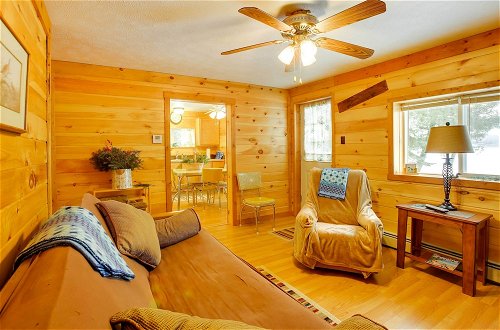 Foto 13 - Cozy Interlochen Cabin < 1 Mile From Green Lake