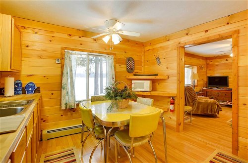 Foto 11 - Cozy Interlochen Cabin < 1 Mile From Green Lake