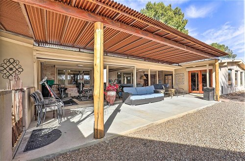 Foto 2 - Tucson Home W/porch & Lavish Yard Near Trail Heads