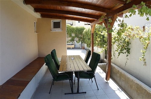 Foto 33 - Charming 4 Sleeper Apartment in Split