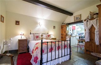 Photo 1 - Charming 1-bed Cottage in Staffordshire