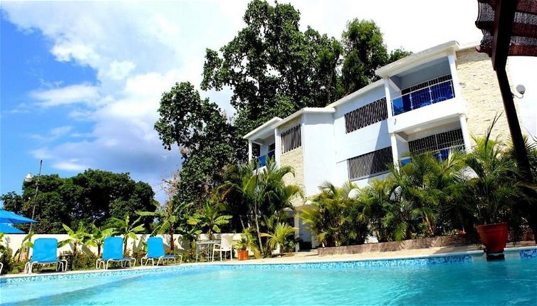 Foto 1 - Cozy And Comfort 2br-2bt Apartment In Centralsosua