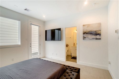 Photo 23 - Inviting H-town Home Near Shops & Golf Courses