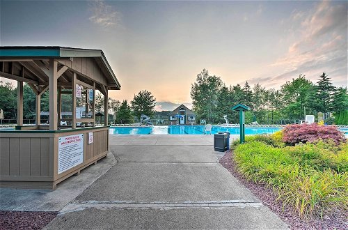 Photo 33 - Modern Poconos Retreat w/ Deck, Lake & Pool Access