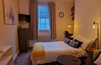 Photo 1 - Charming 1-wall Bed Comfortable Studio in Nwlondon