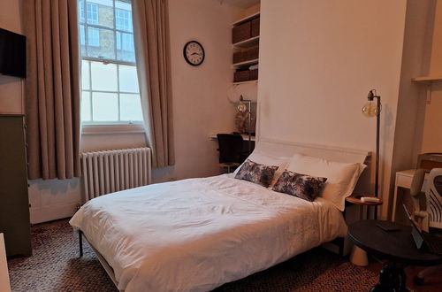 Foto 4 - Charming 1-wall Bed Comfortable Studio in Nwlondon