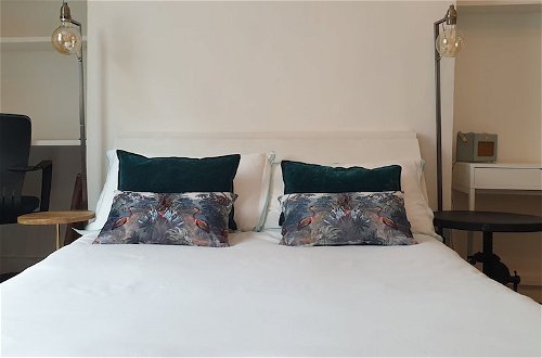 Photo 9 - Charming 1-wall Bed Comfortable Studio in Nwlondon