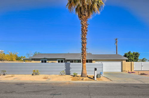 Foto 4 - Palm Springs Pad w/ Outdoor Kitchen + Views