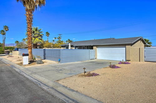 Foto 22 - Palm Springs Pad w/ Outdoor Kitchen + Views