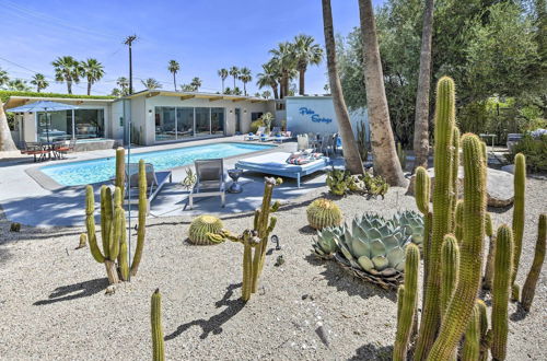 Foto 10 - Palm Springs Home w/ Private Pool & Hot Tub