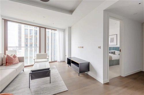Photo 10 - Luxurious 1BD Flat by the River Thames Near Vauxhall