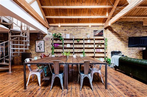 Photo 14 - Loft Apartment With Roof Terrace in the Heart of Shoreditch