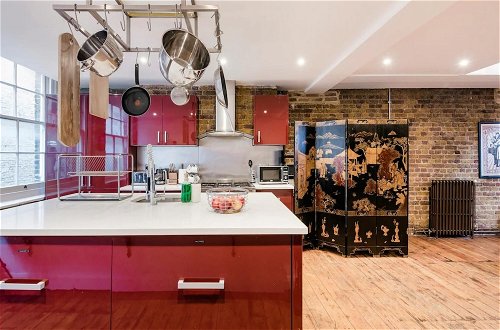 Photo 8 - Loft Apartment With Roof Terrace in the Heart of Shoreditch