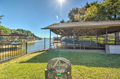 Photo 6 - Lakefront Family Home, Recently Renovated