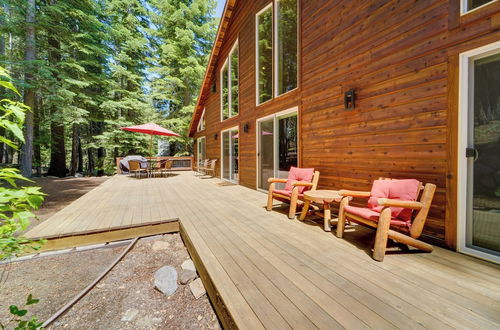 Photo 5 - Tahoe Donner Mountain Cabin: Surrounded by Forest