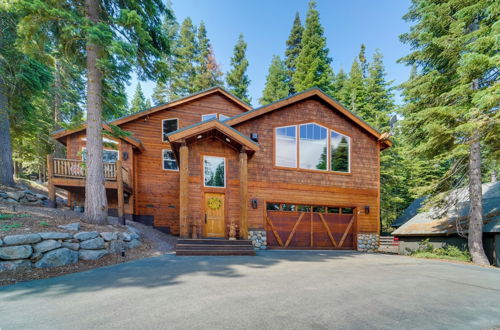 Photo 6 - Tahoe Donner Mountain Cabin: Surrounded by Forest