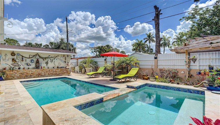 Foto 1 - Breezy Naples Home With Private Outdoor Pool