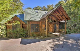 Foto 1 - Luxury Cabin w/ Deck < 5 Miles to Sapphire Valley