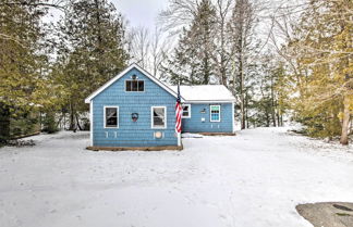 Photo 3 - Palmyra Cottage w/ Deck on Whites Pond