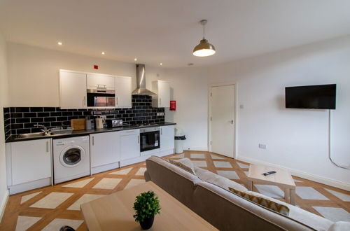 Photo 14 - Stunning 1-bed Apartment in Gateshead