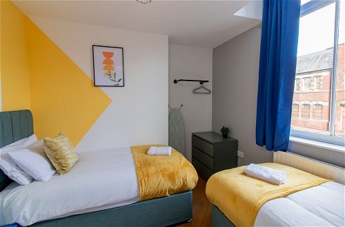 Photo 3 - Stunning 1-bed Apartment in Gateshead