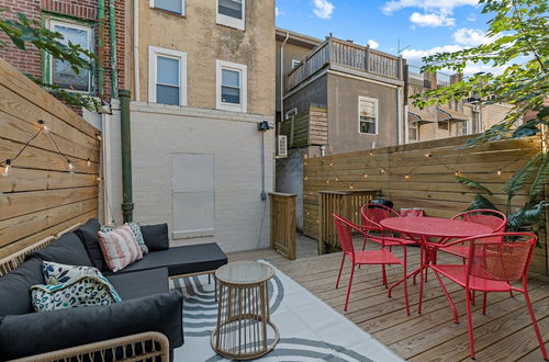 Photo 19 - Passyunk Square Spacious 1BR - Huge Deck