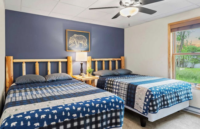 Bluejay Getaway by Avantstay Walk to Lake 7bdr, Hot Tub, Pool Table - Foto 42