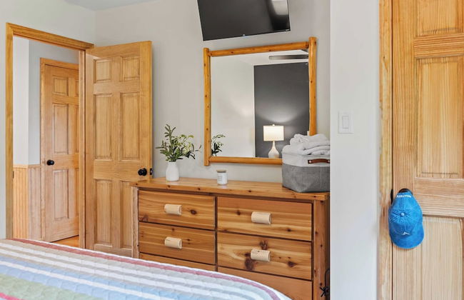 Bluejay Getaway by Avantstay Walk to Lake 7bdr, Hot Tub, Pool Table - Foto 49