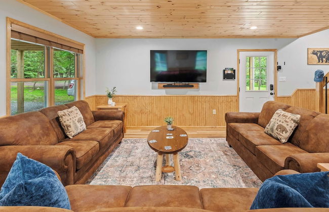 Bluejay Getaway by Avantstay Walk to Lake 7bdr, Hot Tub, Pool Table - Foto 18