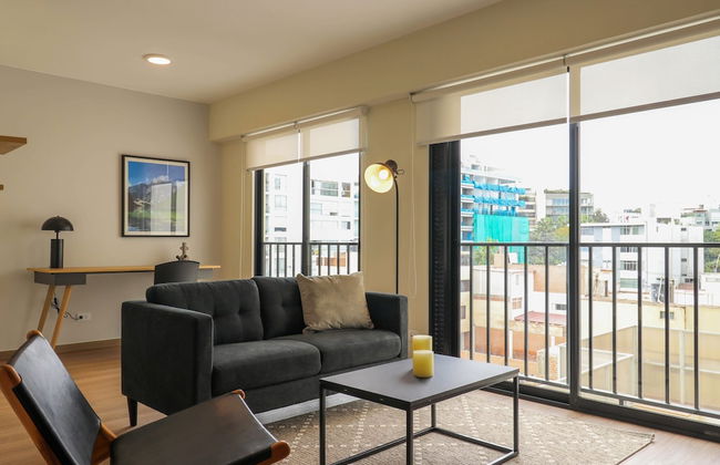 w Glorious 1BR w Balcony in Miraflores - Foto 1