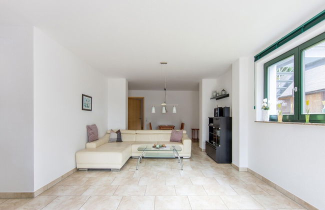 Spacious Semi-detached House With Wood Stove Located Directly on the Rennsteig - Foto 34