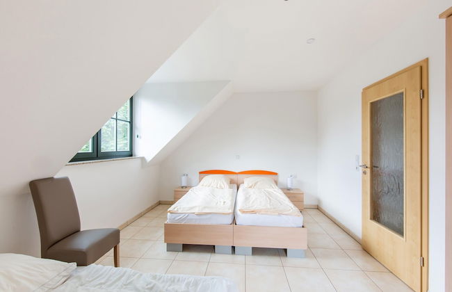 Spacious Semi-detached House With Wood Stove Located Directly on the Rennsteig - Photo 16