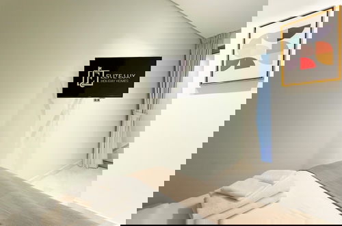 Foto 16 - Elite LUX Holiday Homes - Elegant 2BR Suite in Business Bay Dubai