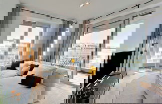 Foto 1 - Bright Modern Apartment With Terrace Near Beach