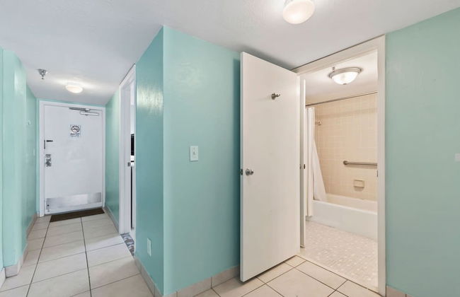 Updated Ocean Front Condo Aquamarine Suite 201 - Foto 17
