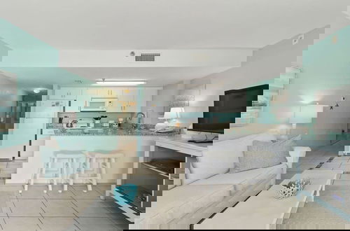 Foto 9 - Updated Ocean Front Condo Aquamarine Suite 201
