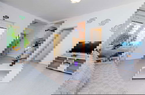 Photo 10 - Apartments Kola's Mill - Comfort One Bedroom Apartment With Terrace and Sea View