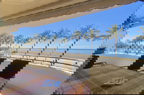 Photo 1 - R151 - Apart Beachfront