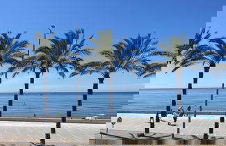 Photo 2 - R151 - Apart Beachfront