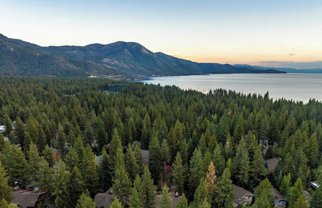 Walk to Lake, Dining+shops 5mins to Ski Resort Incline Paradise by Avantstay - Foto 45