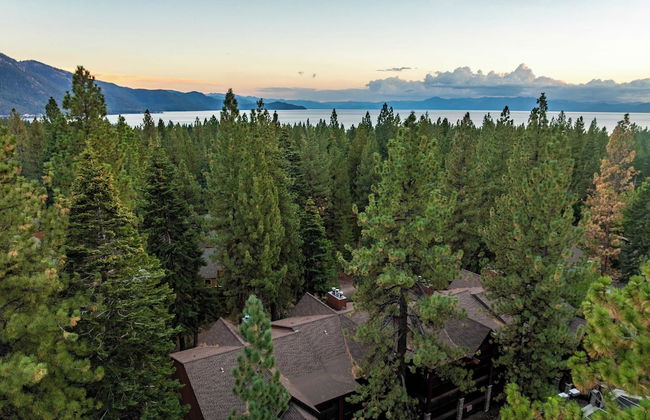 Walk to Lake, Dining+shops 5mins to Ski Resort Incline Paradise by Avantstay - Foto 44