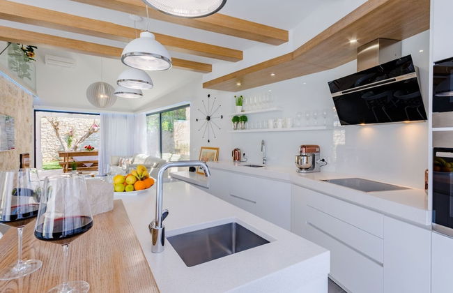 Villa Stone Pearl - Two Bedroom Holiday House With Pool - Foto 23