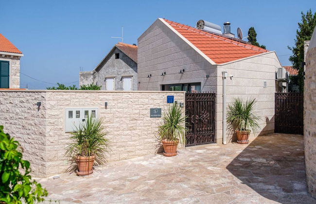 Villa Stone Pearl - Two Bedroom Holiday House With Pool - Foto 71