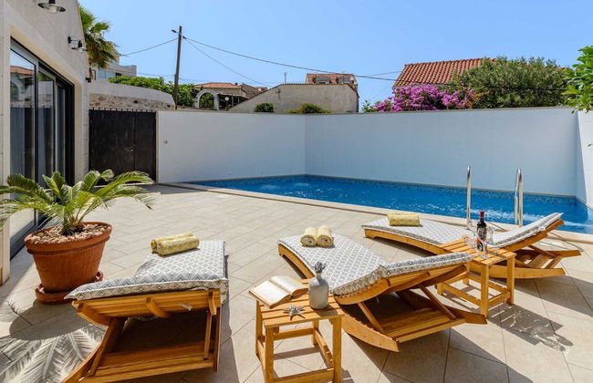 Villa Stone Pearl - Two Bedroom Holiday House With Pool - Foto 34