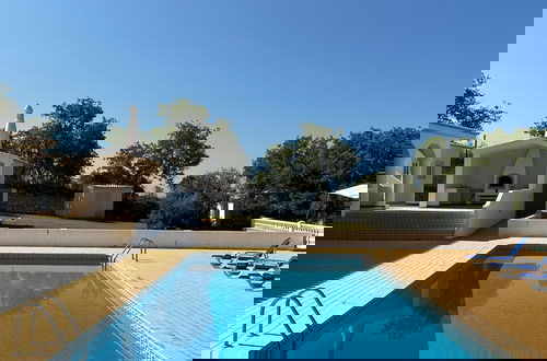 Foto 3 - BnB Homes Luxurious Villa With 5 Bedrooms Pool